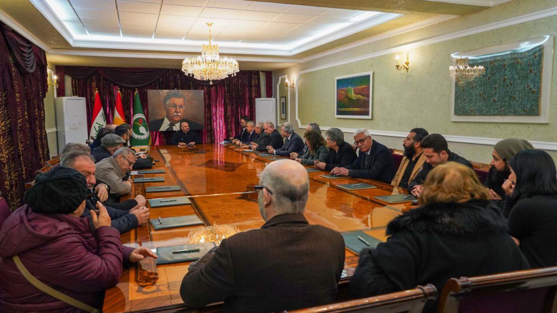  President Bafel meets with several Kurdish artists in Dabashan.